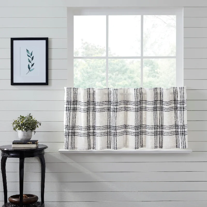 Black Plaid Tier Set of 2 L24xW36